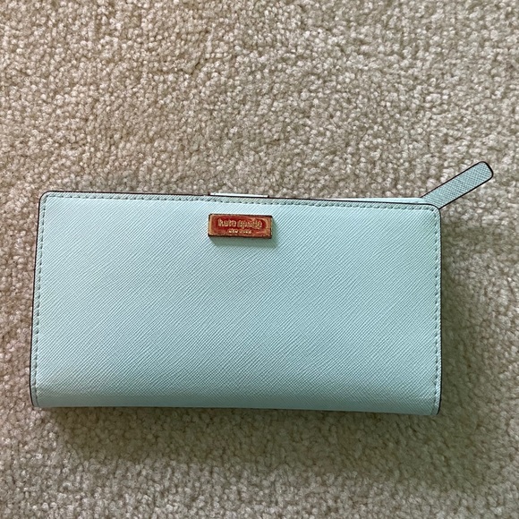 kate spade Handbags - Kate Spade ♠️ bifold wallet